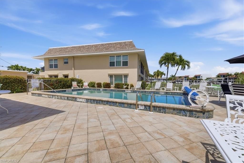 4231 SE 19th Pl , Unit 2J, Cape Coral, FL 33904 Photo