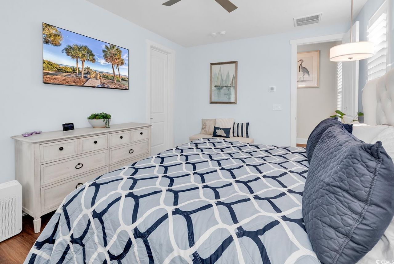 5367 Ocean Village Dr. Photo 21