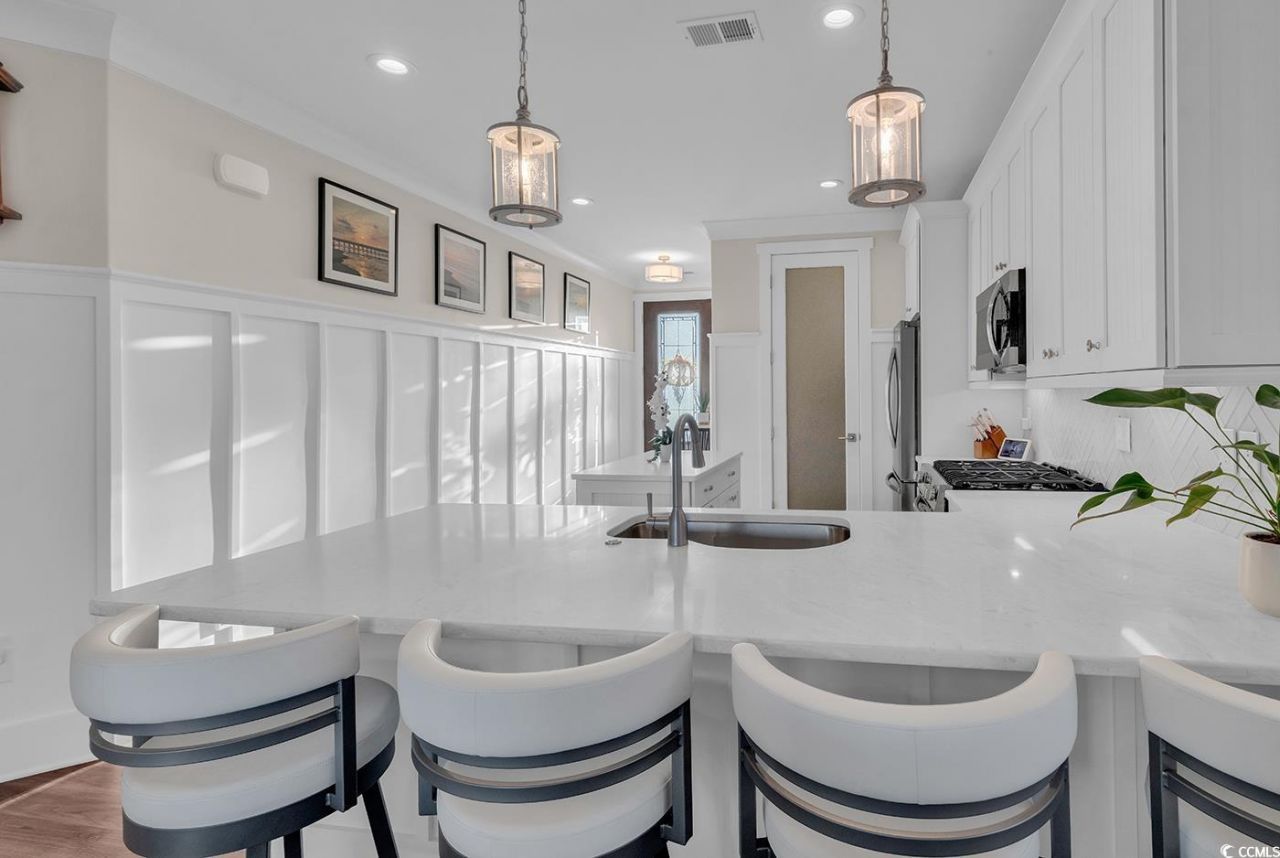 5367 Ocean Village Dr. Photo 5