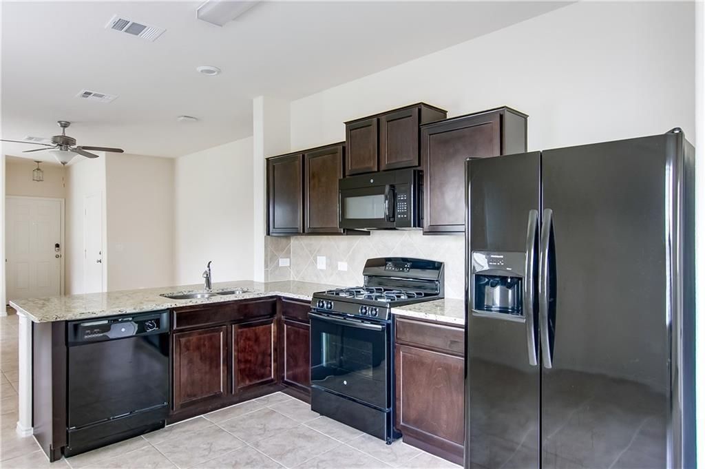 5916 Kennedy St, Austin, TX 78747 Main Photo