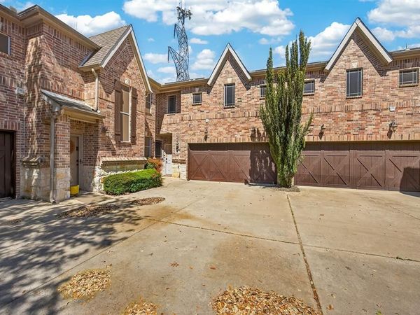 2940 Europa Drive, Grand Prairie, TX 75052