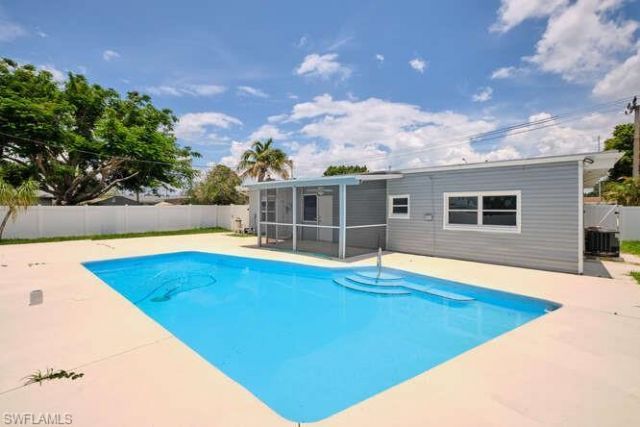 4370 Deleon St , Fort Myers, FL 33901 Photo