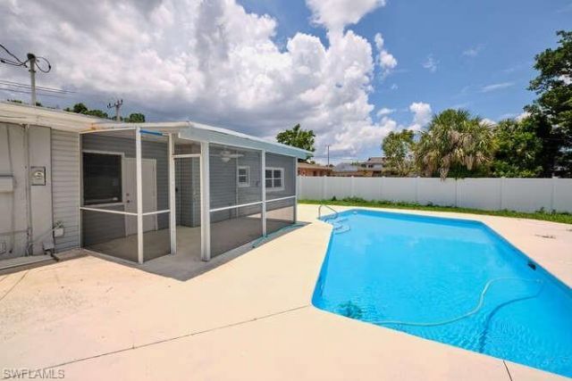 4370 Deleon St , Fort Myers, FL 33901 Photo