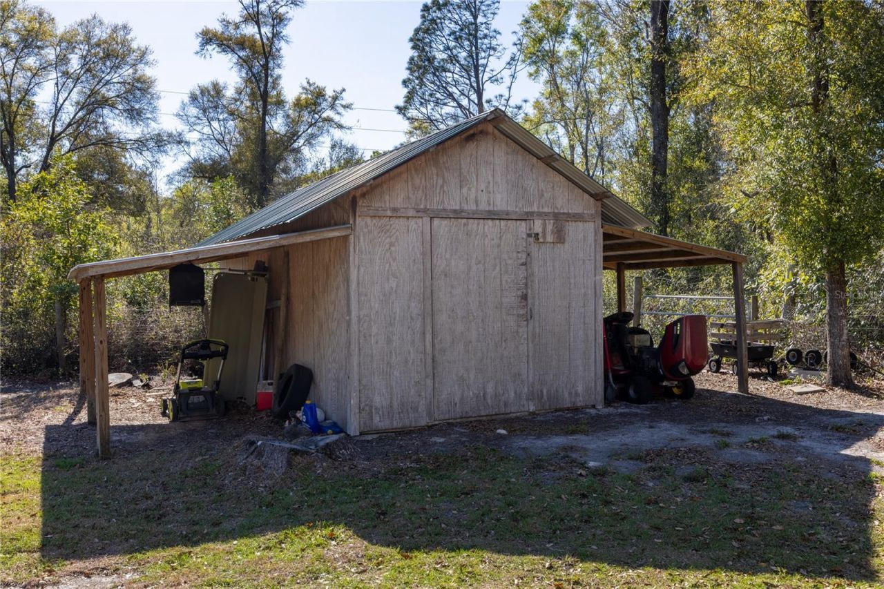 16564 NW 85th Terrace , Fanning Springs, FL 32693 Photo