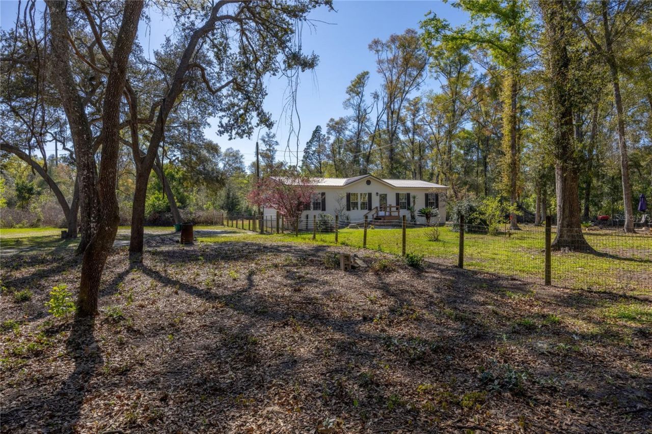 16564 NW 85th Terrace , Fanning Springs, FL 32693 Photo