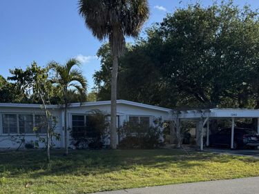 1040 SE 5th Street SE, Stuart, FL 34996