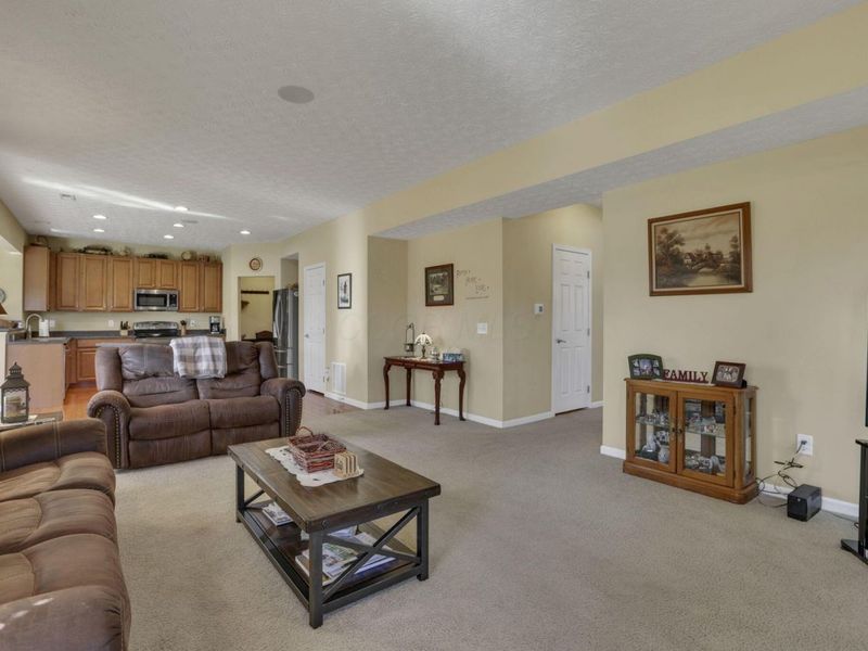 101 Longwood Crossing Boulevard, Etna, OH 43062 Photo 12