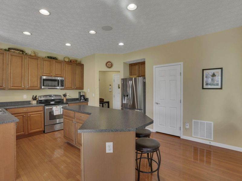 101 Longwood Crossing Boulevard, Etna, OH 43062 Photo 16