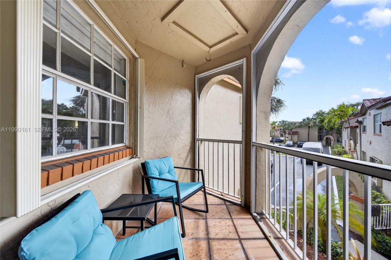 365 SW 86th Ave , Unit 201, Pembroke Pines, FL 33025 Photo