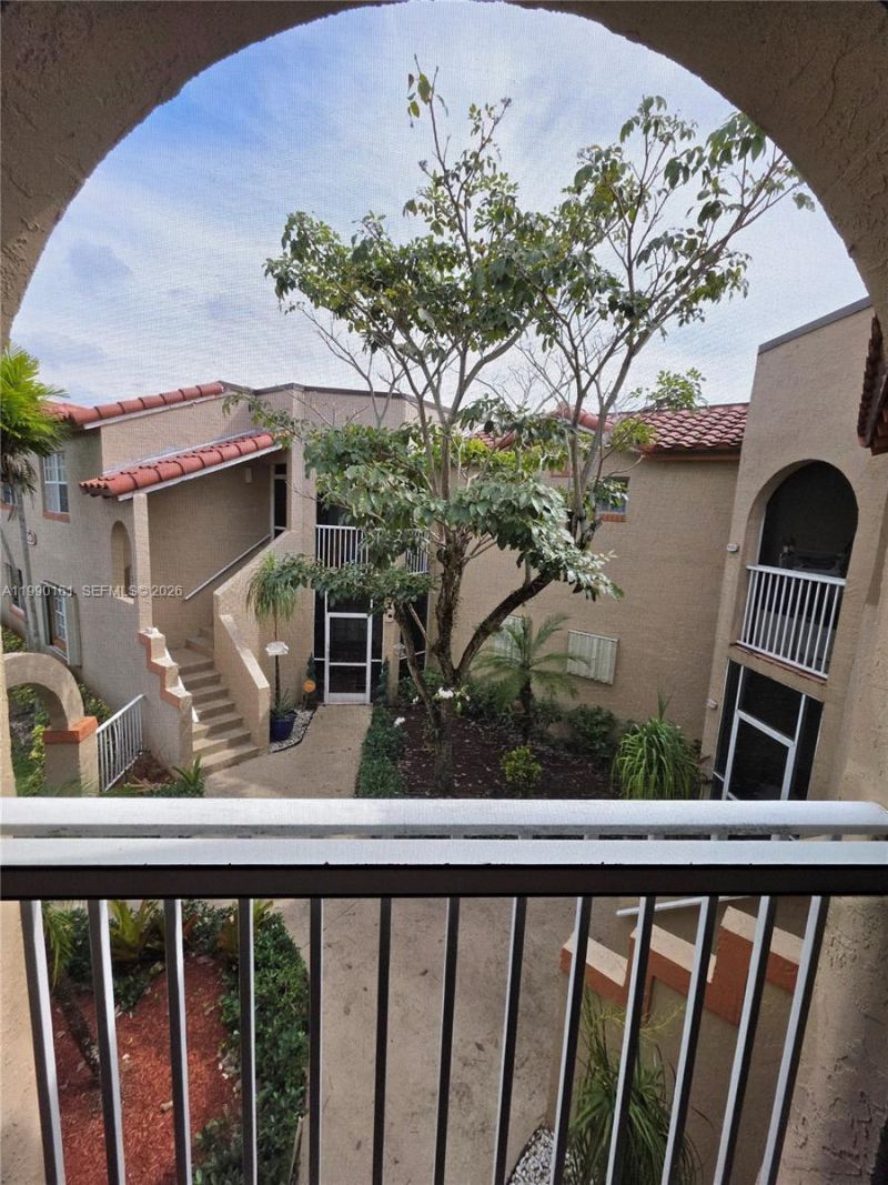 365 SW 86th Ave , Unit 201, Pembroke Pines, FL 33025 Photo