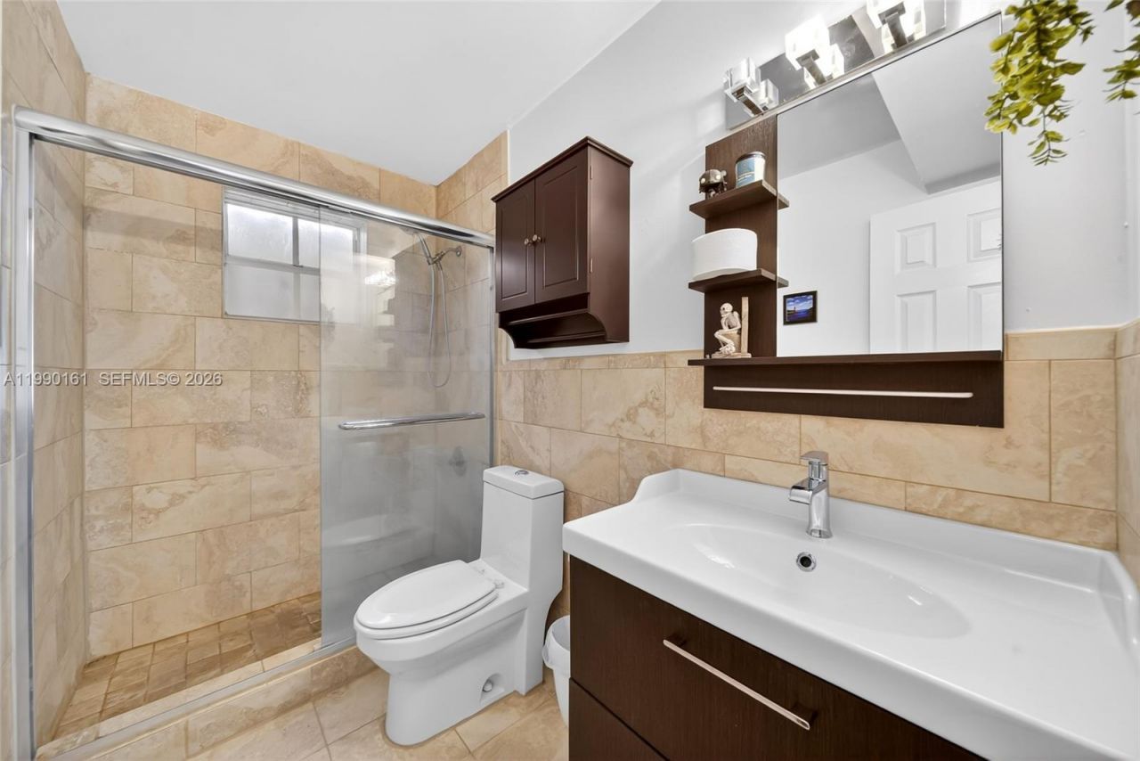 365 SW 86th Ave , Unit 201, Pembroke Pines, FL 33025 Photo