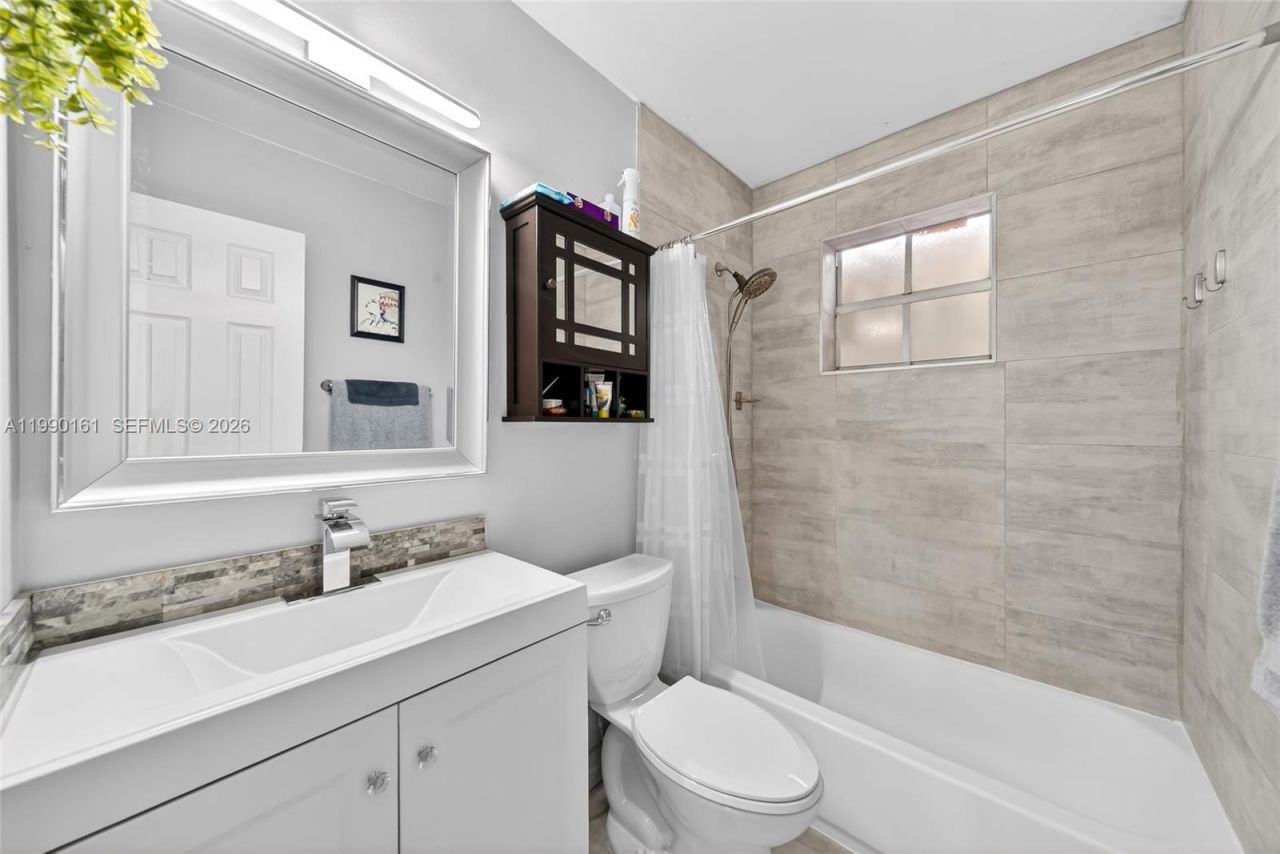 365 SW 86th Ave , Unit 201, Pembroke Pines, FL 33025 Photo