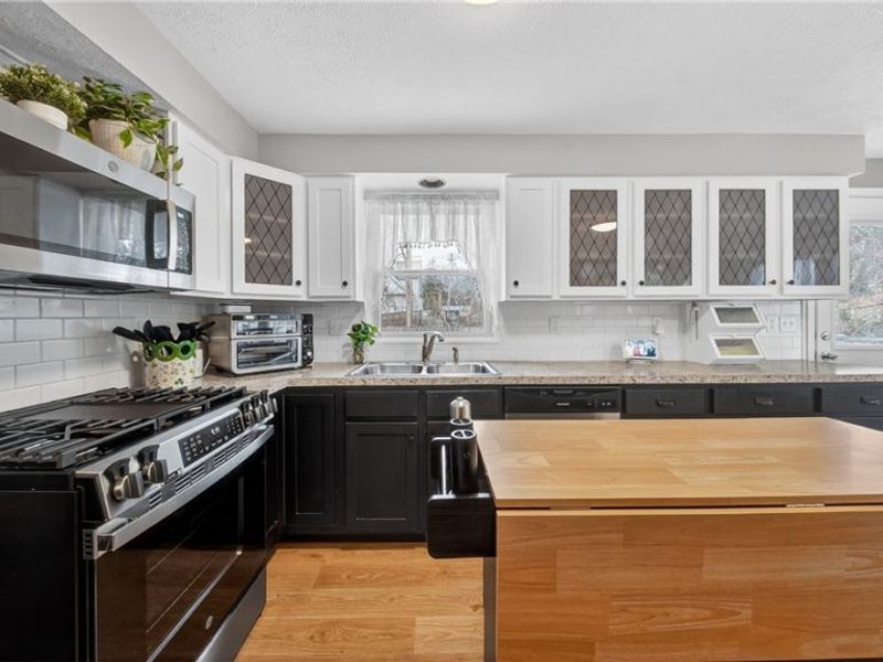 425 N Broadway Street, Medina, OH 44256 Photo 11