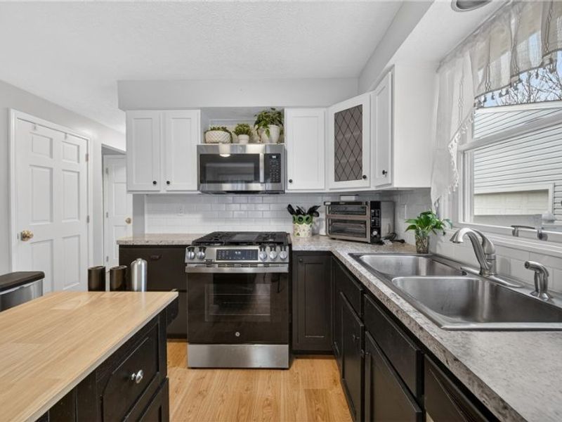 425 N Broadway Street, Medina, OH 44256 Photo 13