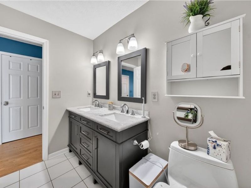 425 N Broadway Street, Medina, OH 44256 Photo 24