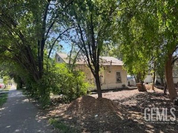 619 L Street, Bakersfield, CA 93304