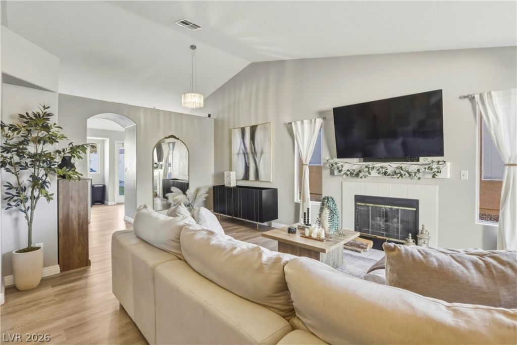 8913 Dolente Avenue, Las Vegas, NV 89129 Main Photo