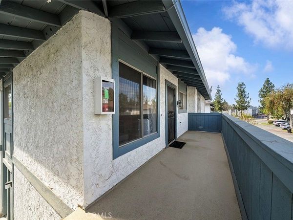 871 W 13th Street, Unit 4, Azusa, CA 91702