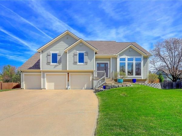 5425 Payne Court, Shawnee, KS 66226