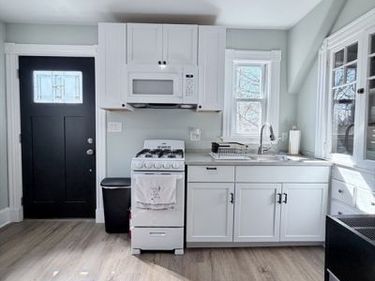 82 Hyde Park St, Unit 2, Dedham, MA 02026