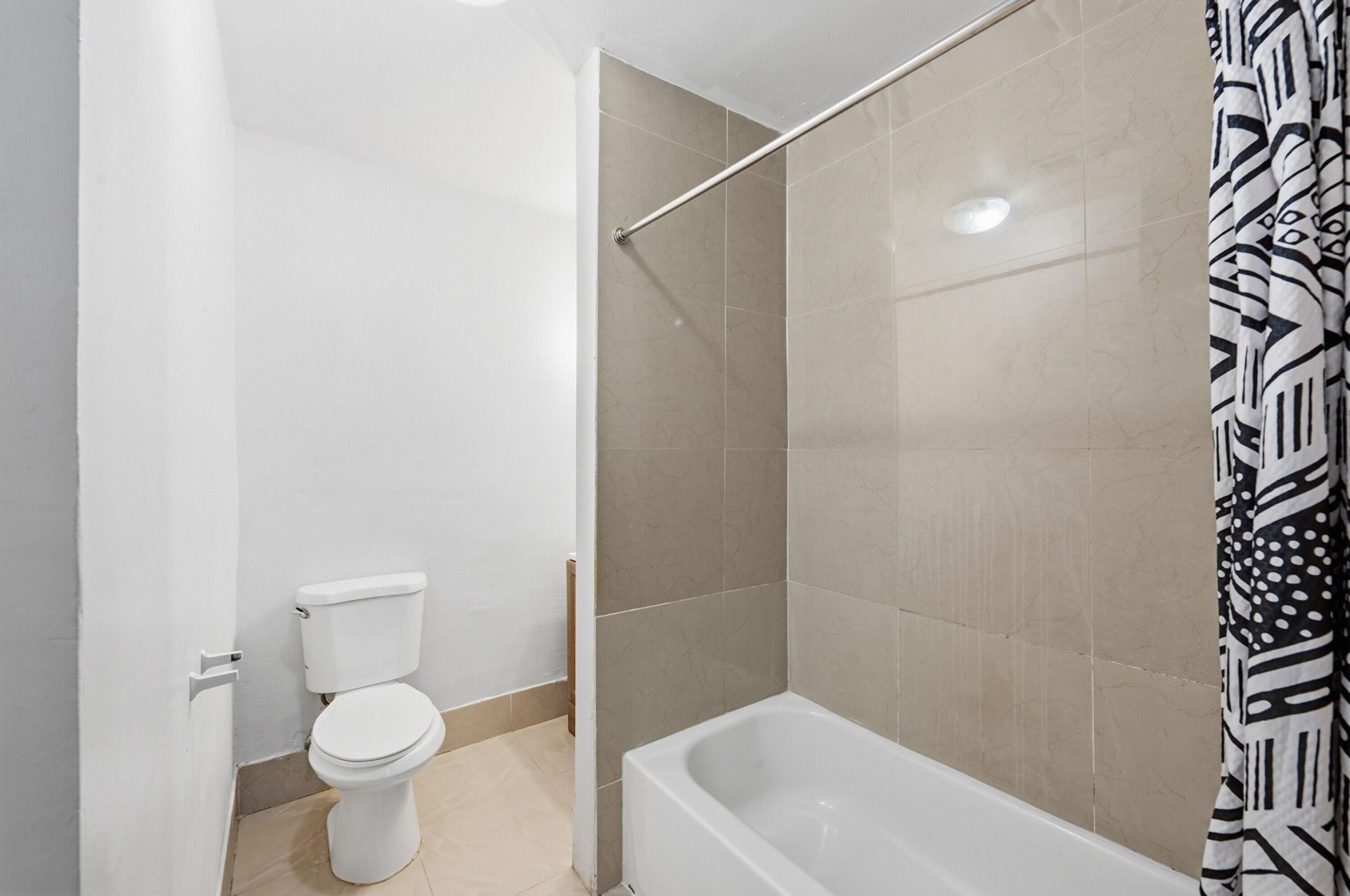 874 NW 74th Street, Miami, FL 33150 Photo