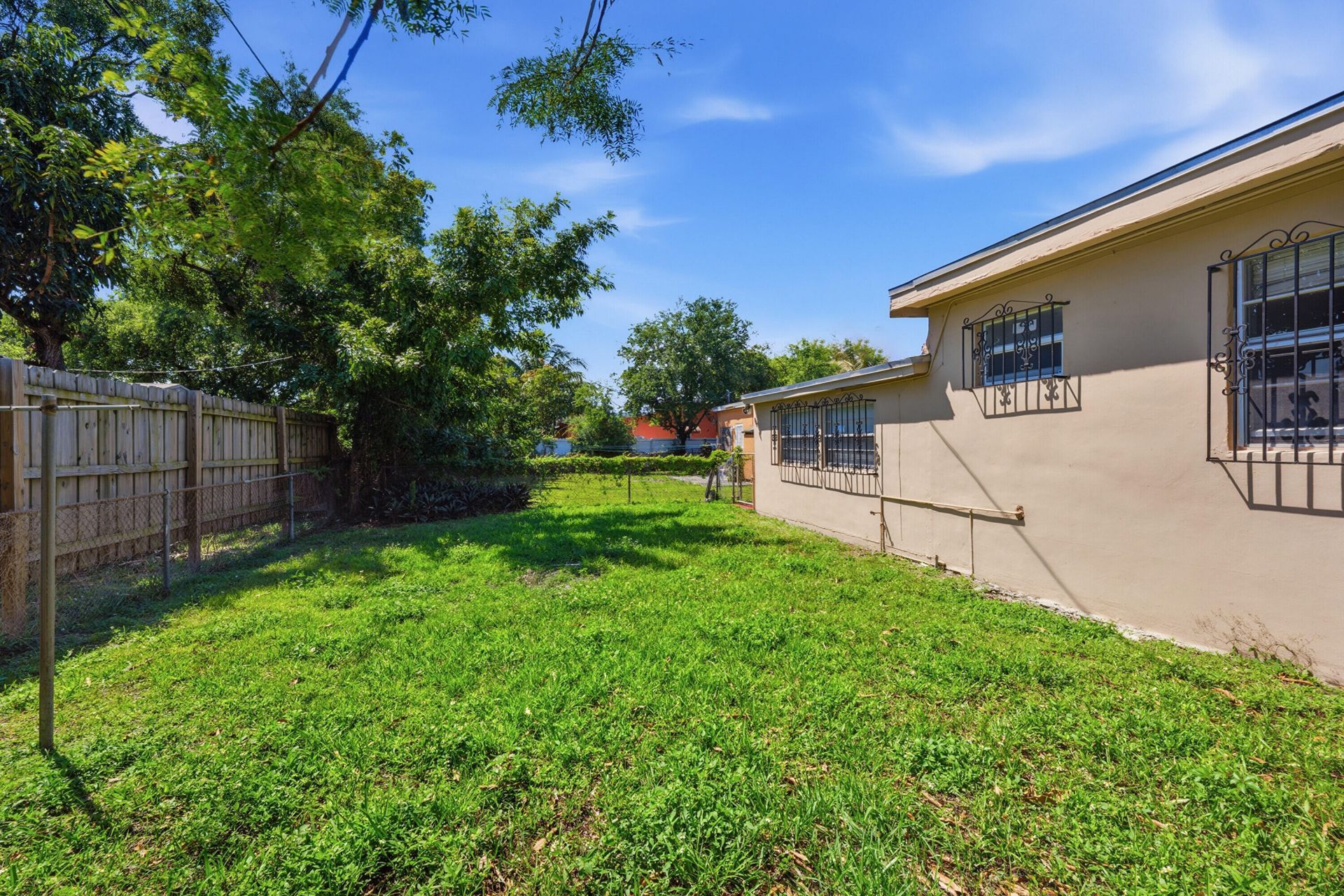 874 NW 74th Street, Miami, FL 33150 Photo