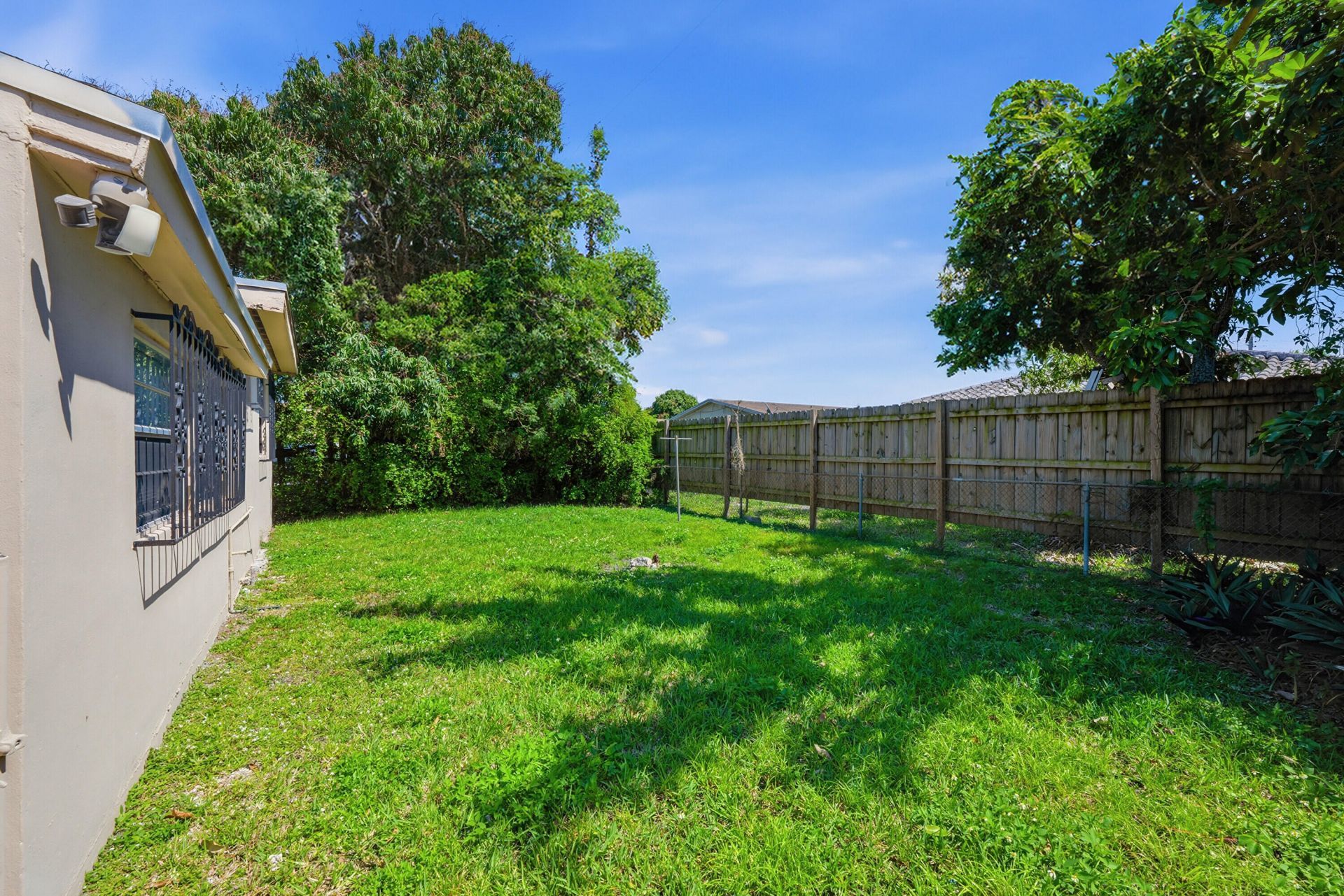 874 NW 74th Street, Miami, FL 33150 Photo