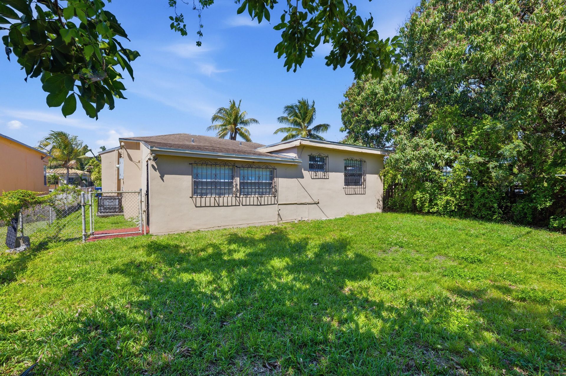 874 NW 74th Street, Miami, FL 33150 Photo