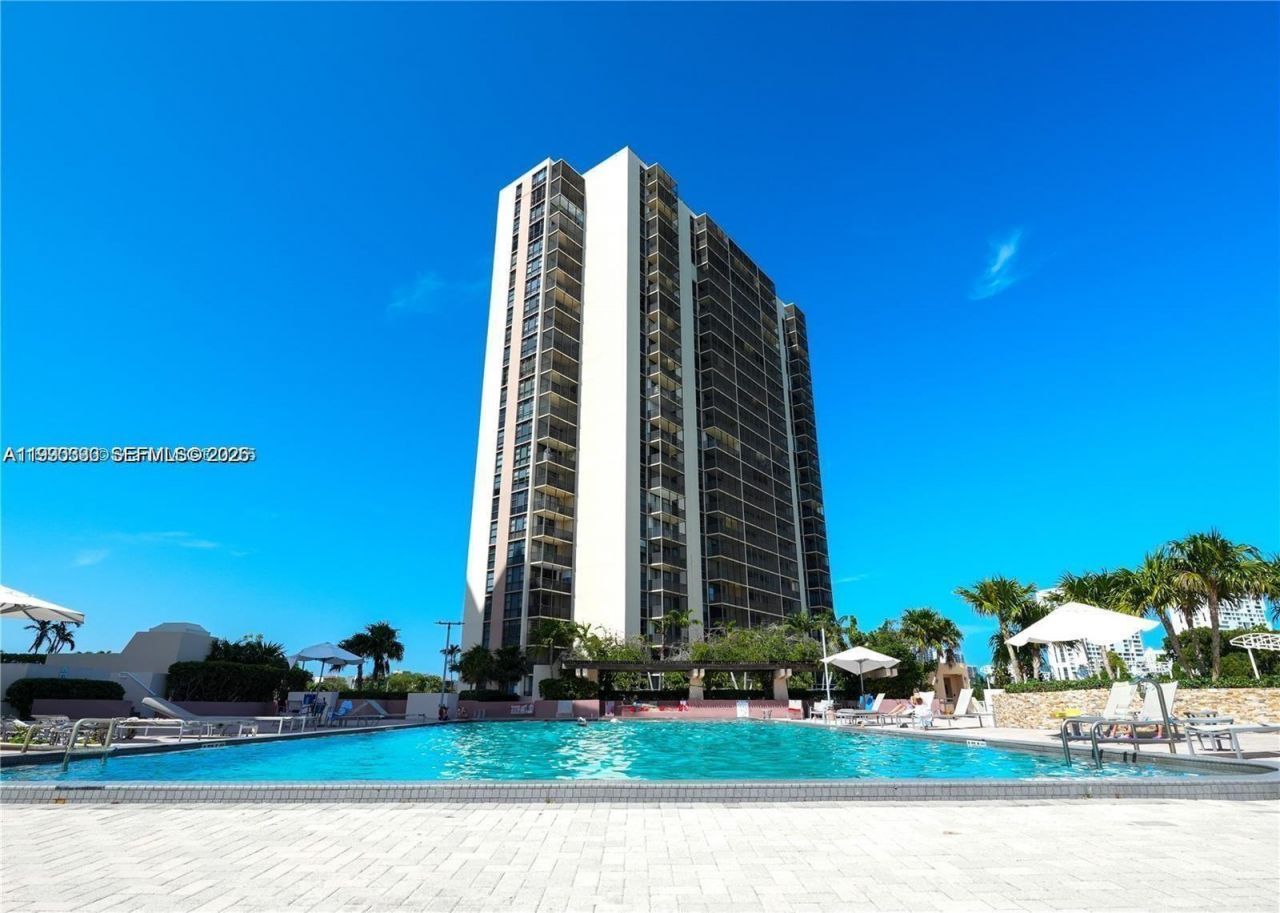20301 W Country Club Dr , Unit 1226, Aventura, FL 33180 Photo