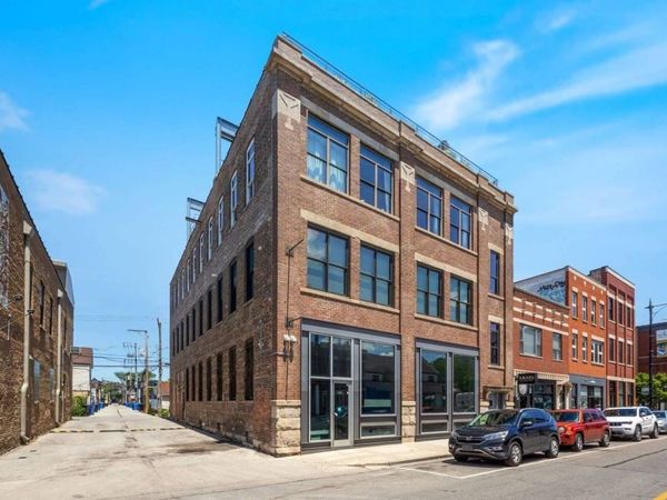 1910 W North Avenue, Chicago, IL 60622