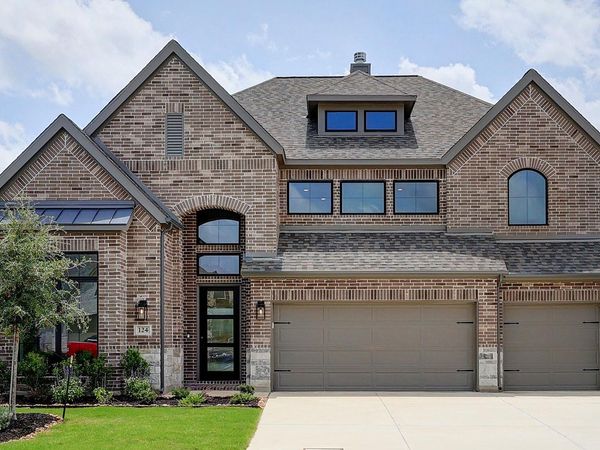 124 Pin Oak, Castroville, TX 78009