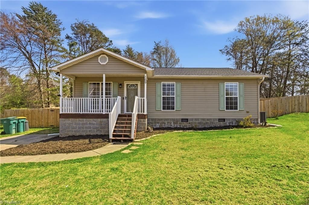 109 S Lonesome Road, Madison, NC 27025 Main Photo