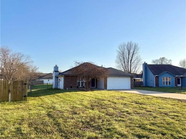 1004 Weschester Court, Warrensburg, MO 64093
