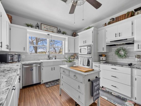 656 County Road 1301, Lampasas, TX 76550