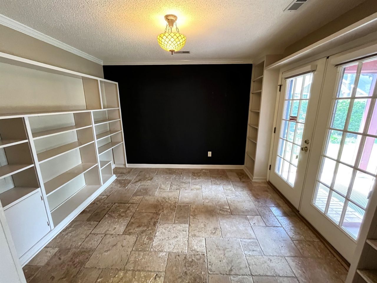 2118 N Berwick Dr. Photo 15