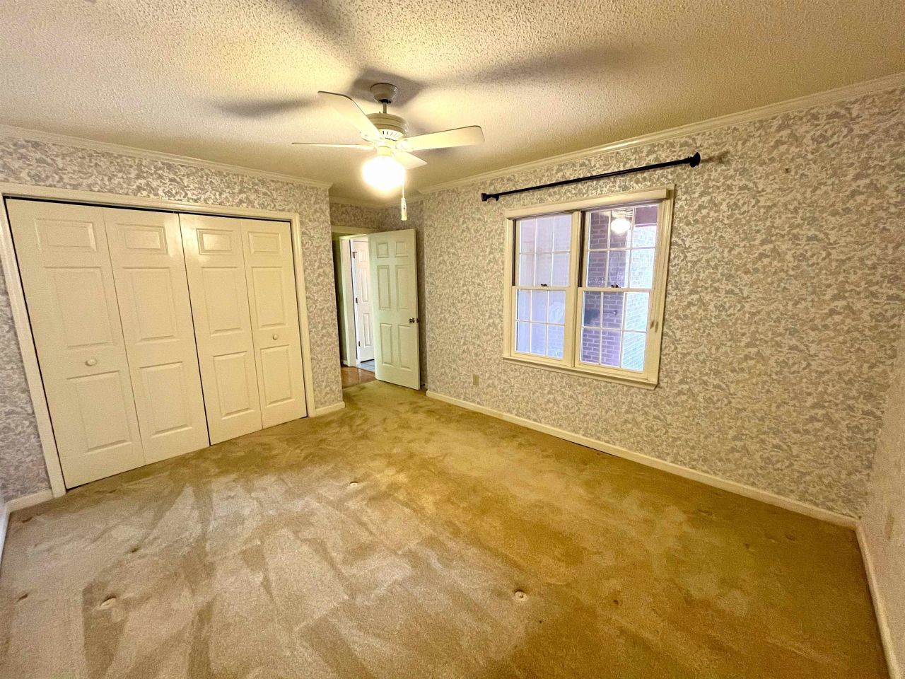 2118 N Berwick Dr. Photo 18