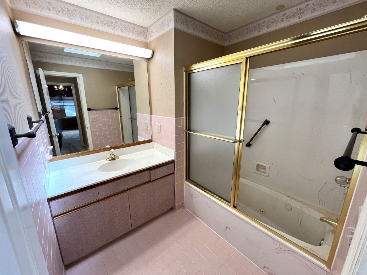 2118 N Berwick Dr. Photo 19