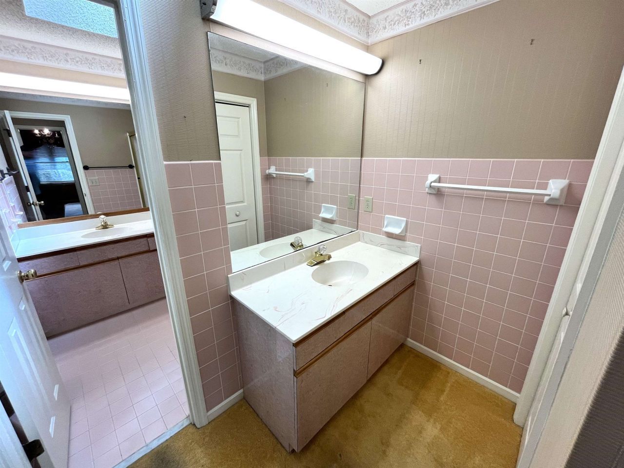 2118 N Berwick Dr. Photo 20