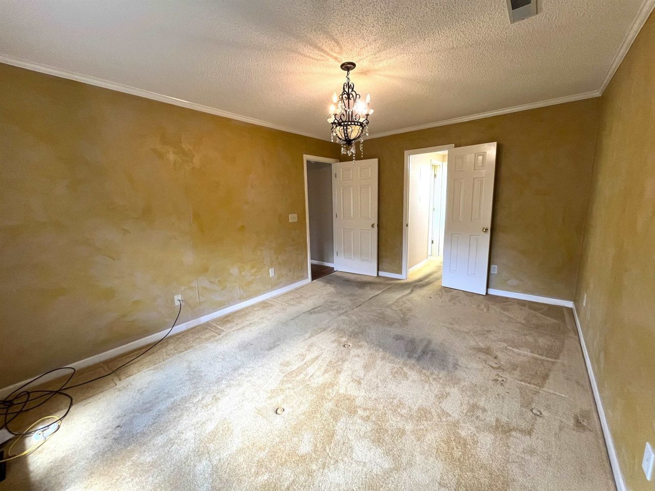 2118 N Berwick Dr. Photo 21