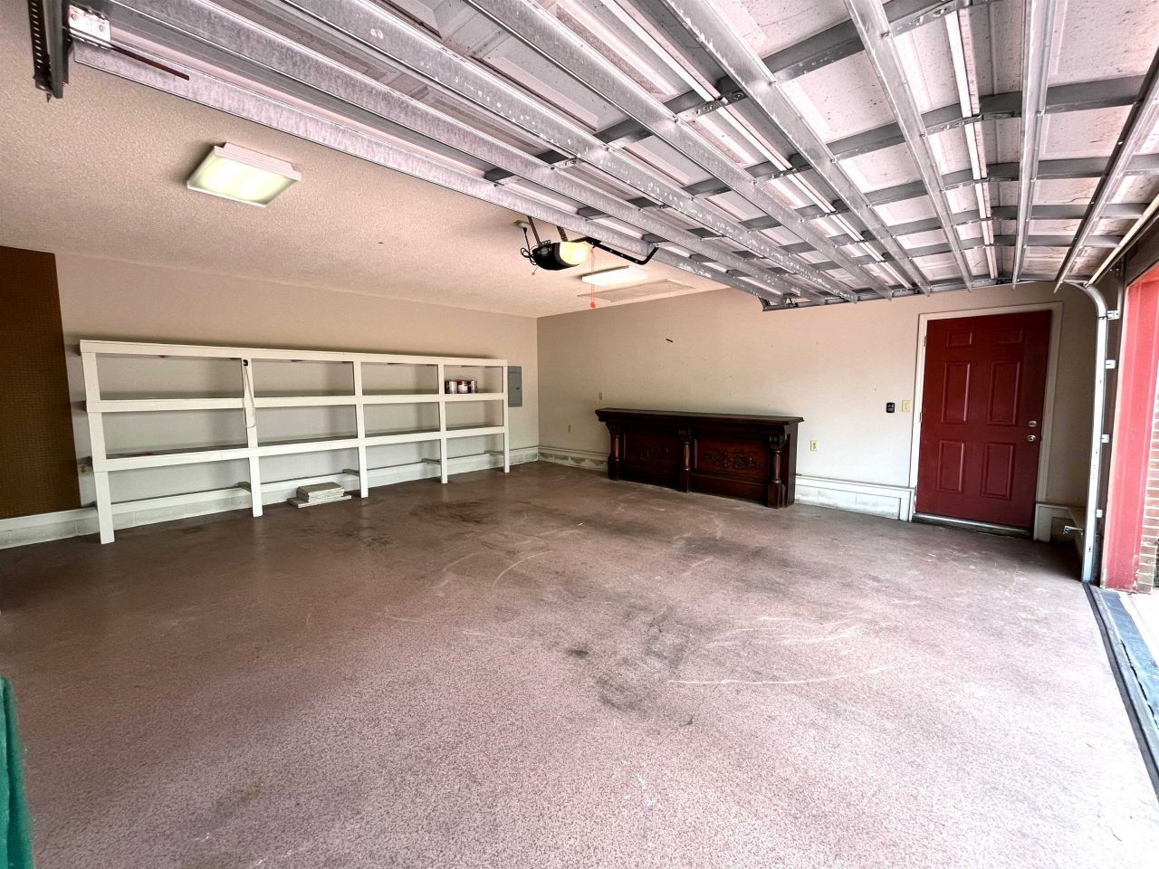 2118 N Berwick Dr. Photo 9