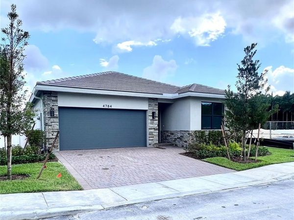 4784 SW 72nd Ter , Davie, FL 33314