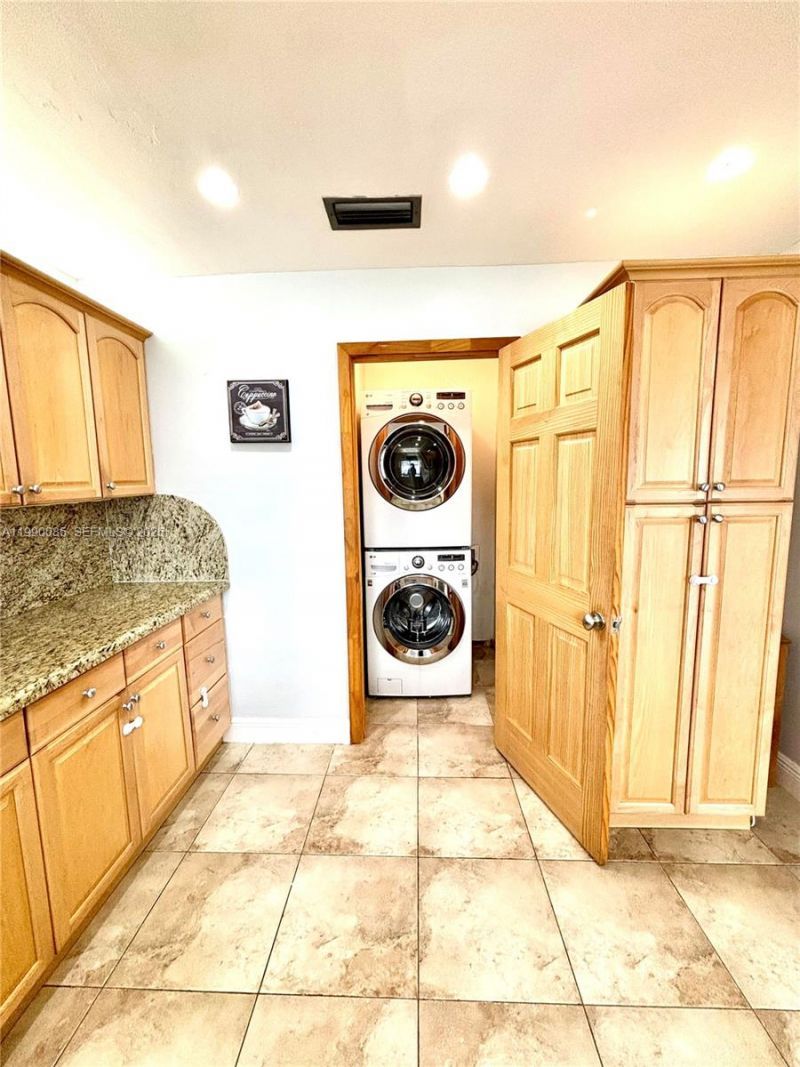 8690 NW 16th St, Pembroke Pines, FL 33024 Photo