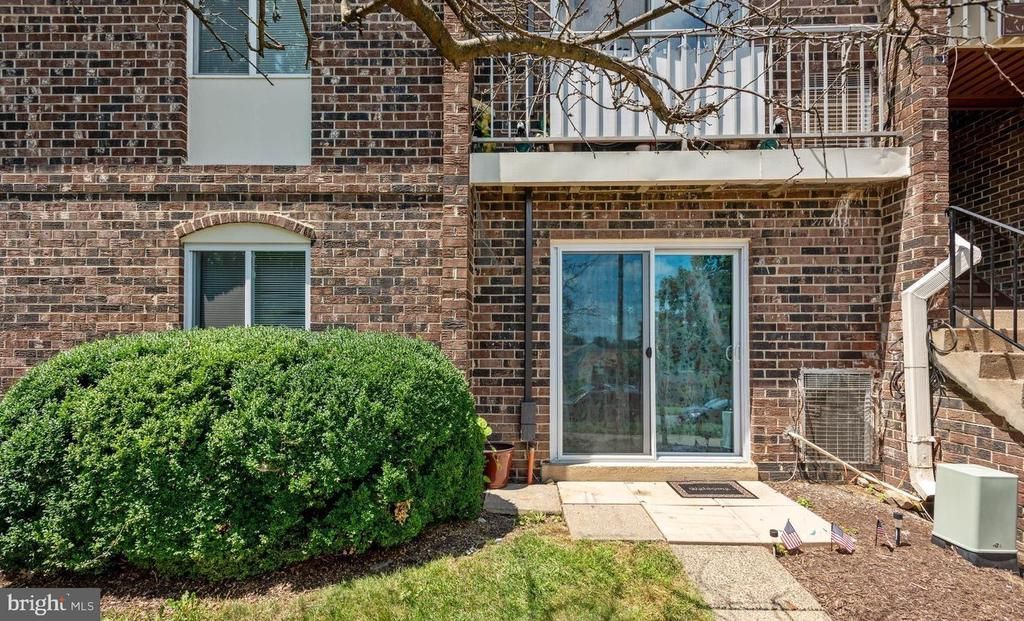 121 N Fillmore Avenue, Unit 1, Sterling, VA 20164 Main Photo