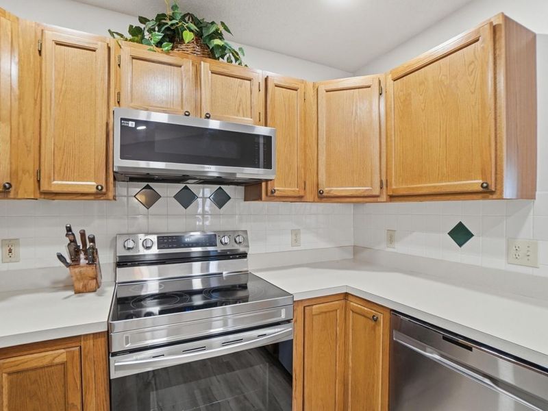 1324 Hillview Circle W, Newark, OH 43055 Photo 10