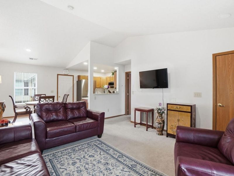 1324 Hillview Circle W, Newark, OH 43055 Photo 7