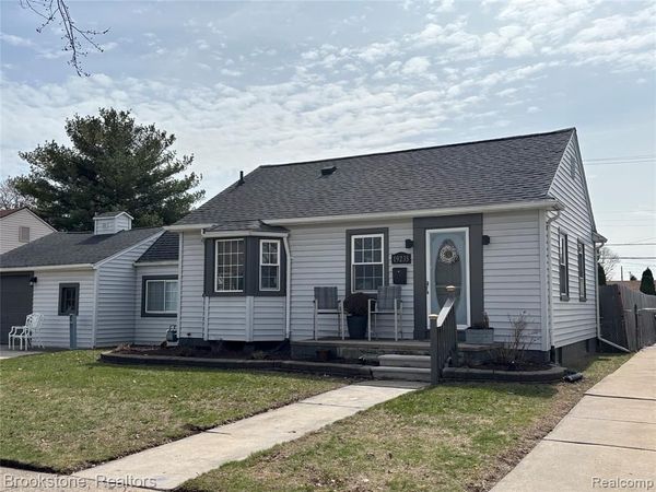 19235 Philomene Boulevard, Allen Park, MI 48101