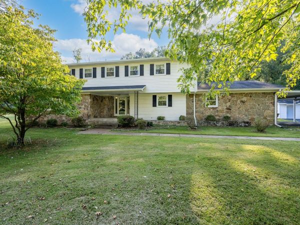 307 Golf Club Ln, Tullahoma, TN 37388