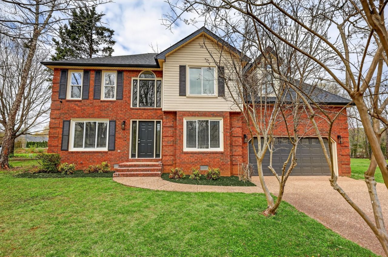 1807 Turfland Dr, Murfreesboro, TN 37127 Main Photo