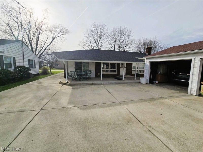 1228 Sarkies Drive NE, Warren, OH 44483 Photo 3