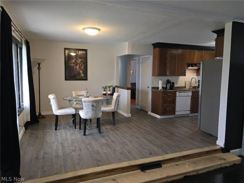 1228 Sarkies Drive NE, Warren, OH 44483 Photo 7